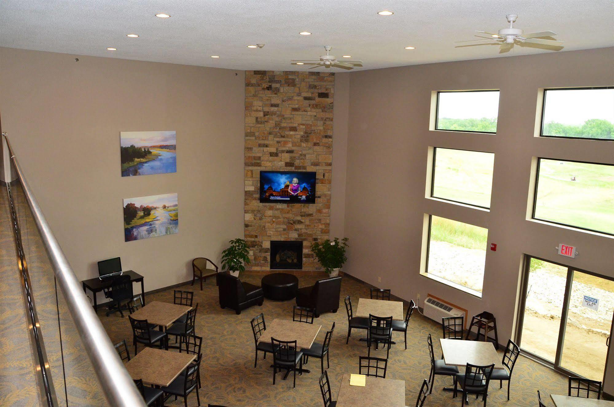 Qube Hotel - Polk City Exterior photo